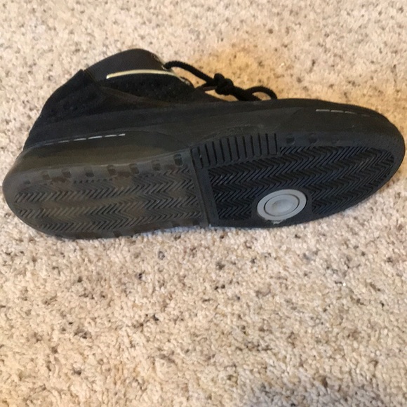 Nike basketball shoes - Picture 2 of 5